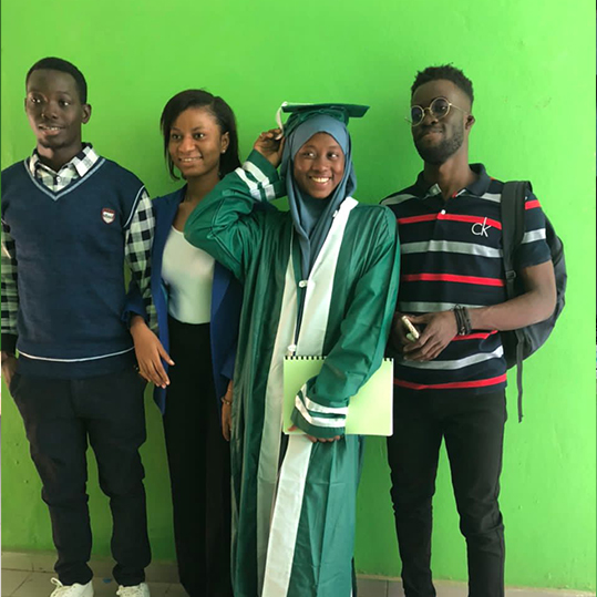 2e Etudiante diplômé en SEG option Economie